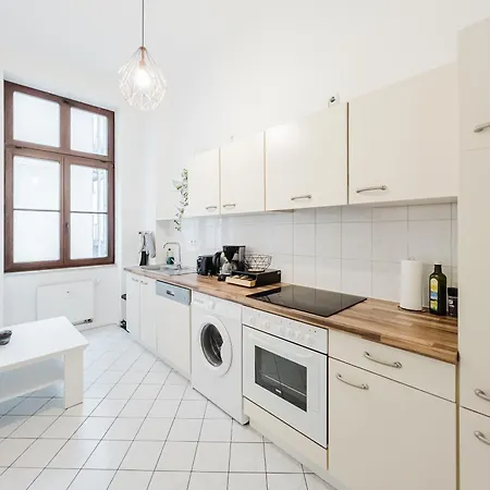 In Der - Zwischen Stadion, Arena, Zoo Apartment *